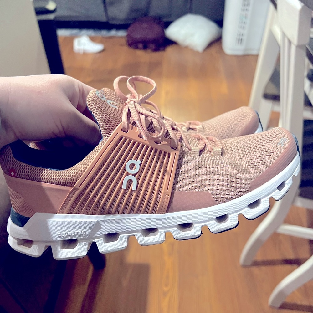 On Cloudswift Running Shoe blush/denim